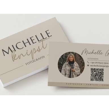 Visitenkarten mit dem Namen "Michelle knipst" und einem QR-Code.